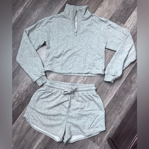 Two piece sweat suit - Picture 1 of 6